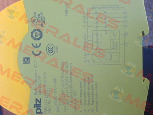 Mat. No. 751104 , Type: PNOZ s4 C 24VDC 3 n/o 1 n/c  Pilz